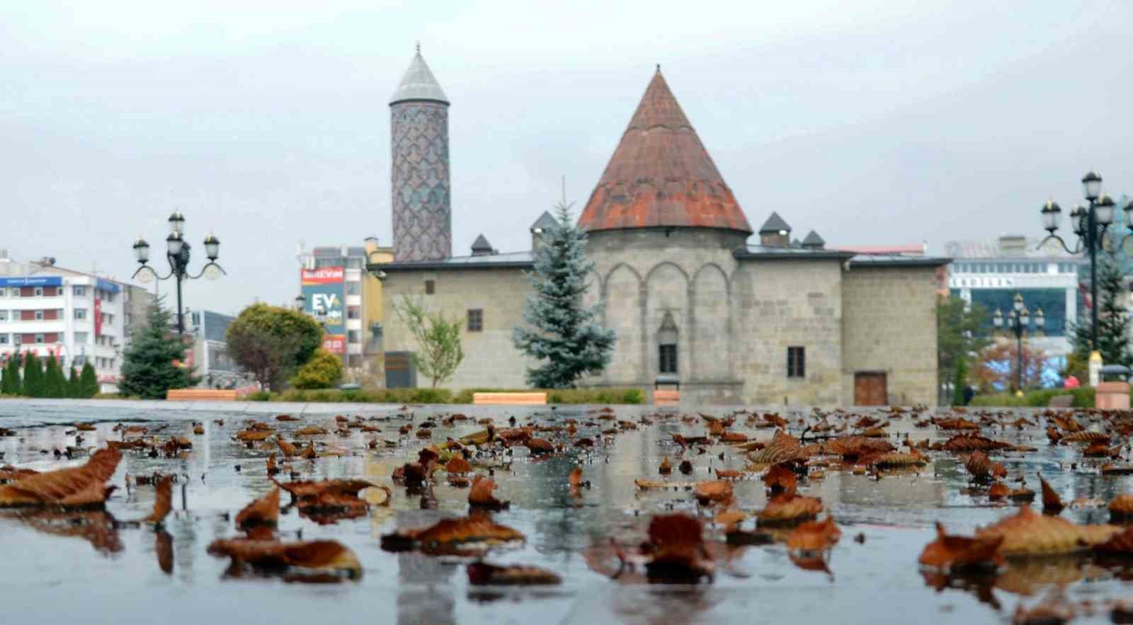Erzurum’da kuvvetli rüzgar uyarısı