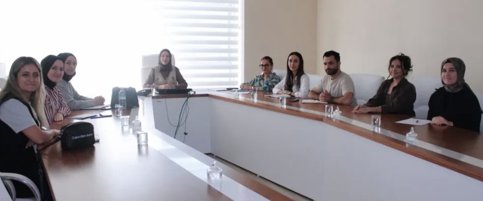 Kütahya Sosyal Hizmet Merkezi Müdürlüğü kadın irtibat görevlilerine eğitim