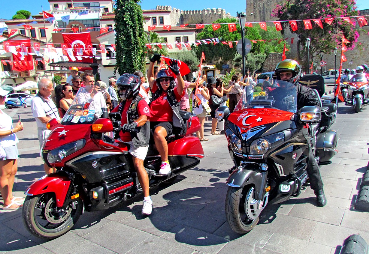 10. Uluslararası Goldwing Treffen Çeşme’de rekor katılımla gerçekleşti