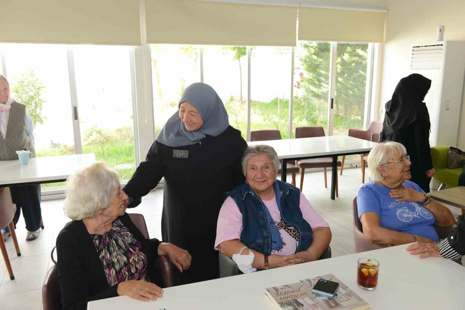 Nilüferli kadınlardan huzurevinde sıcak buluşma