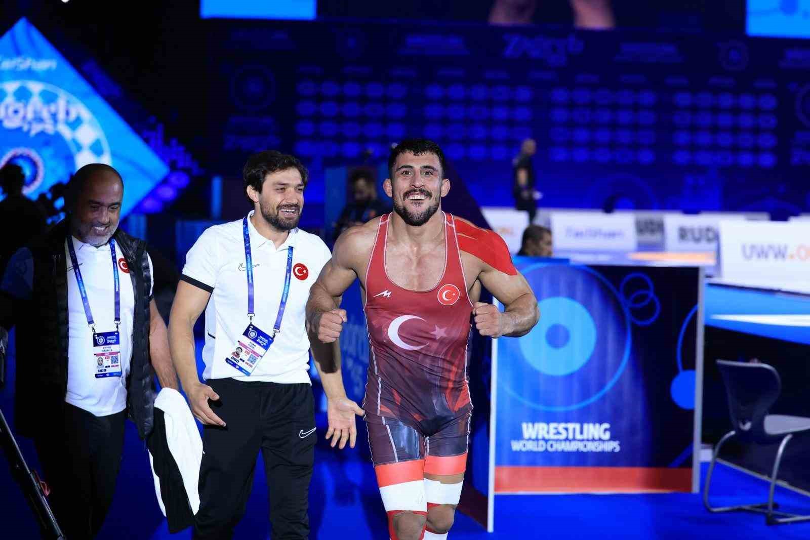 Ahmet Yılmaz’dan Dünya Güreş Şampiyonası’nda bronz madalya