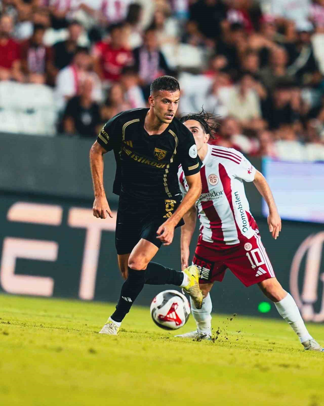 Lszl Bénes ikinci golünü attı