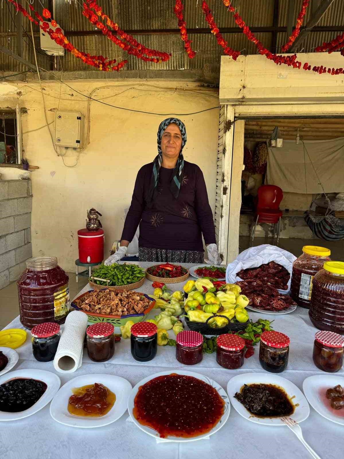 Biberden reçel yaptı, siparişlere yetişmekte zorlanıyor