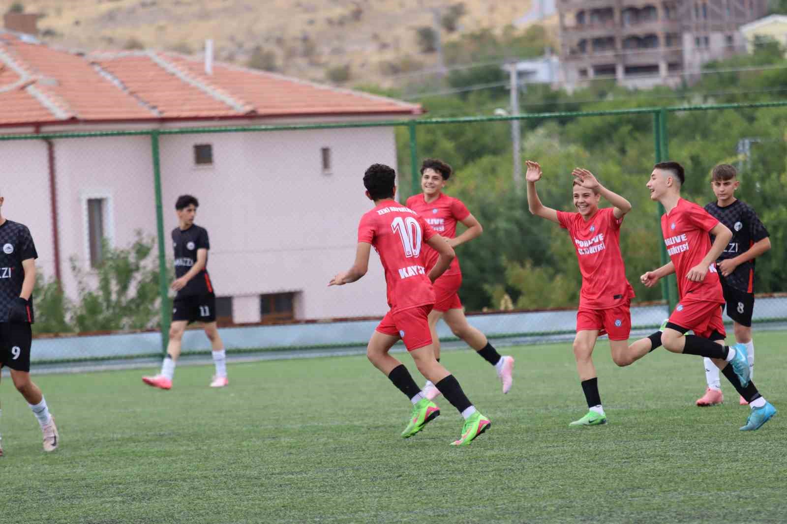 Kayseri U16 Ligi: Zeki Akpalarspor: 2 - Hacılar Erciyesspor: 2