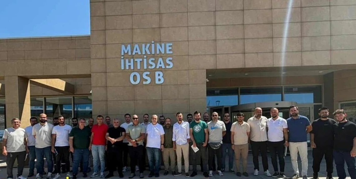 Parsan futbol takımı şampiyon oldu