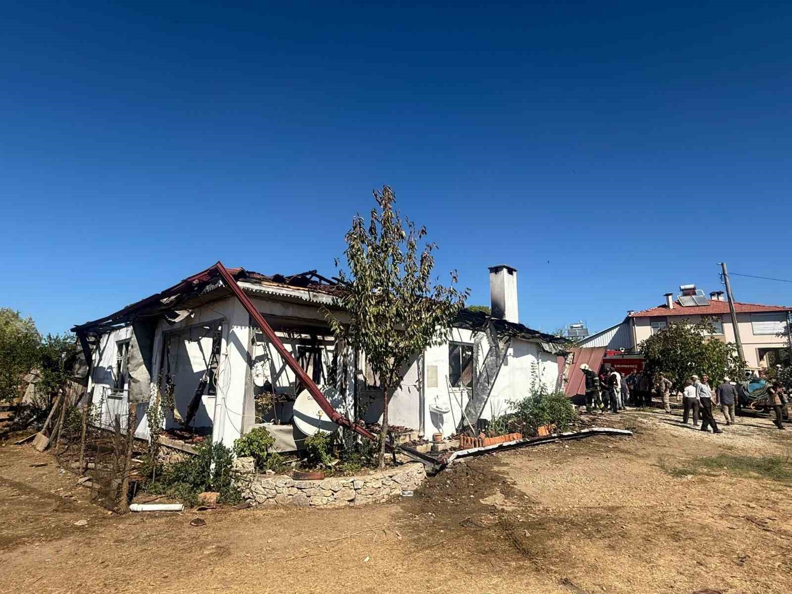 Ula’daki yangında 3 hayvan telef oldu