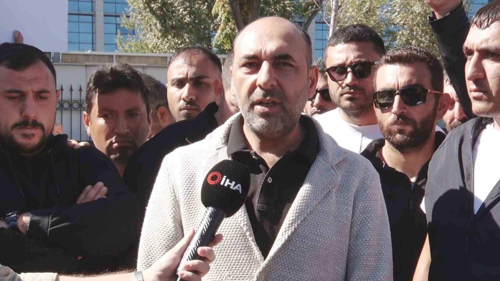 İşten çıkarılan işçilerden Mansur Yavaş’a protesto