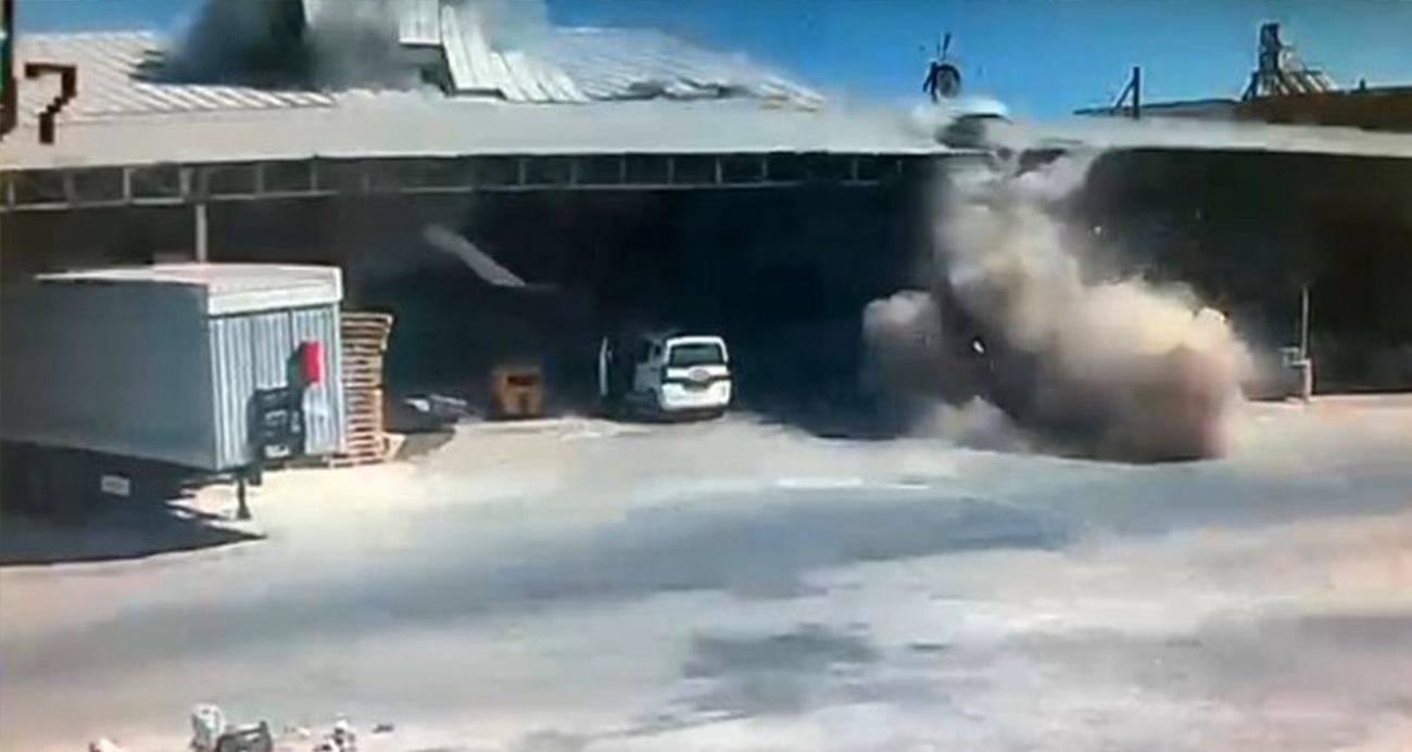 Demre’de toptancı halindeki iş yerinde patlama meydana geldi