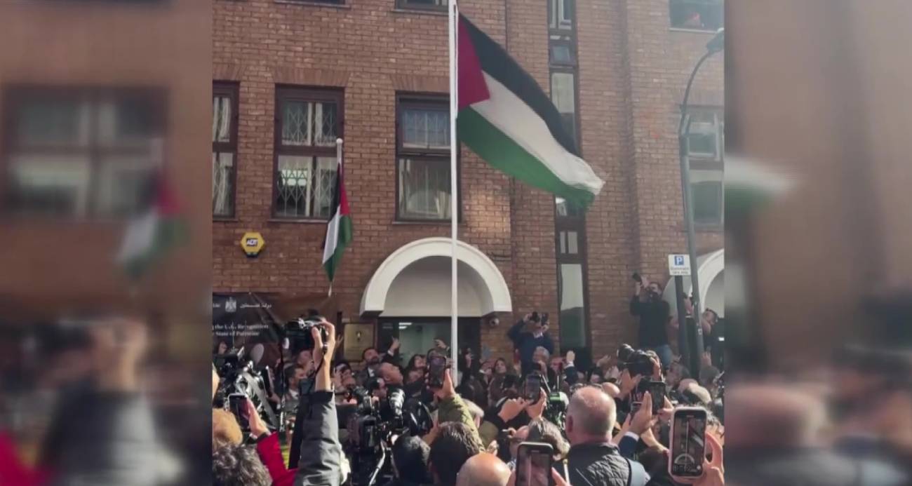 Londra'da Filistin Büyükelçiliği açıldı, Filistin bayrağı göndere çekildi