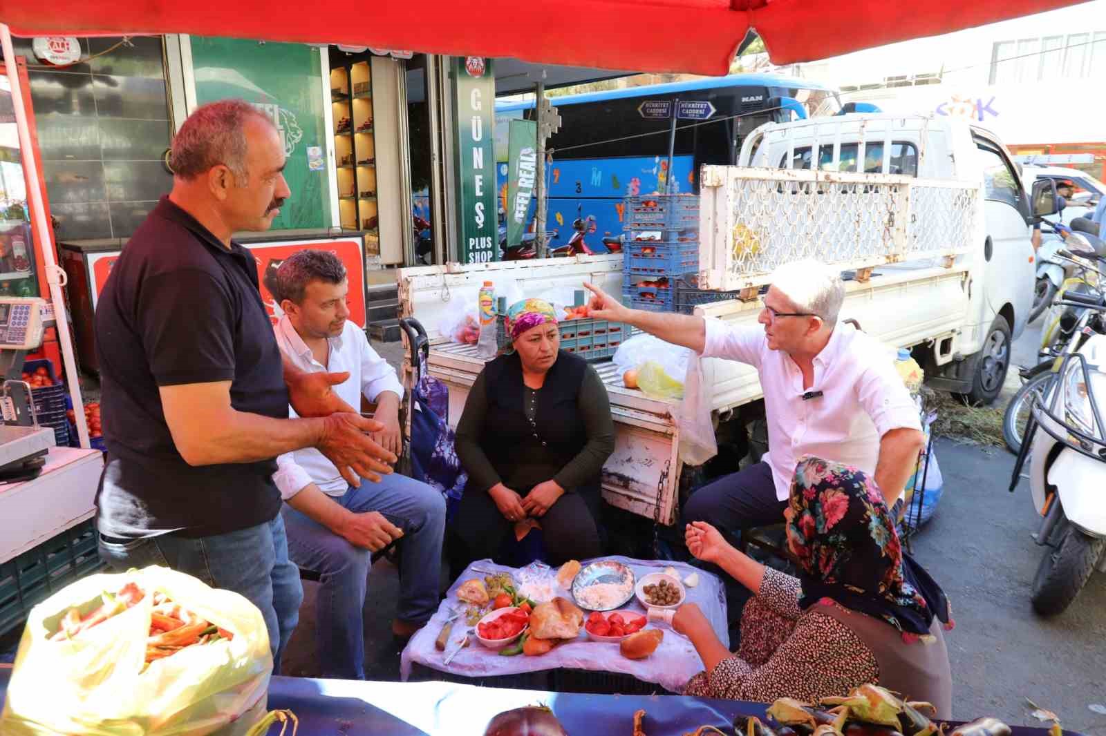 Başkan Tetik, vatandaşlarla bir araya geldi