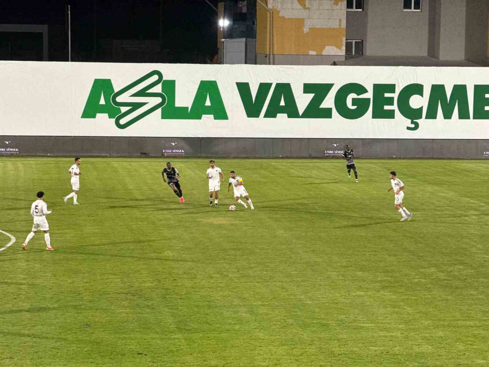 Trendyol 1. Lig: Iğdır FK 4 - Hatayspor: 2