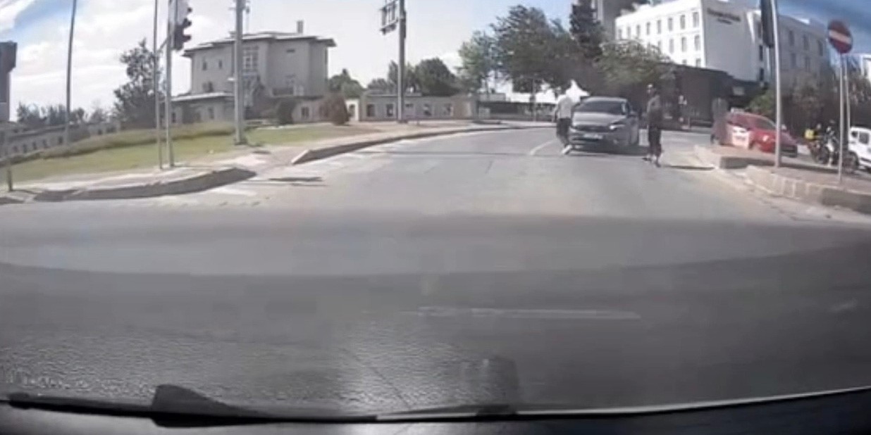 Çanakkale’de yol verme kavgası çıkaran maganda yakalandı