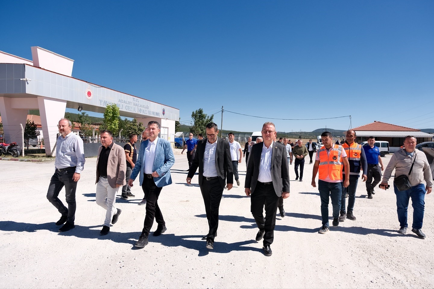 Tavşanlı T Tipi Cezaevi’nin yoluna bakım