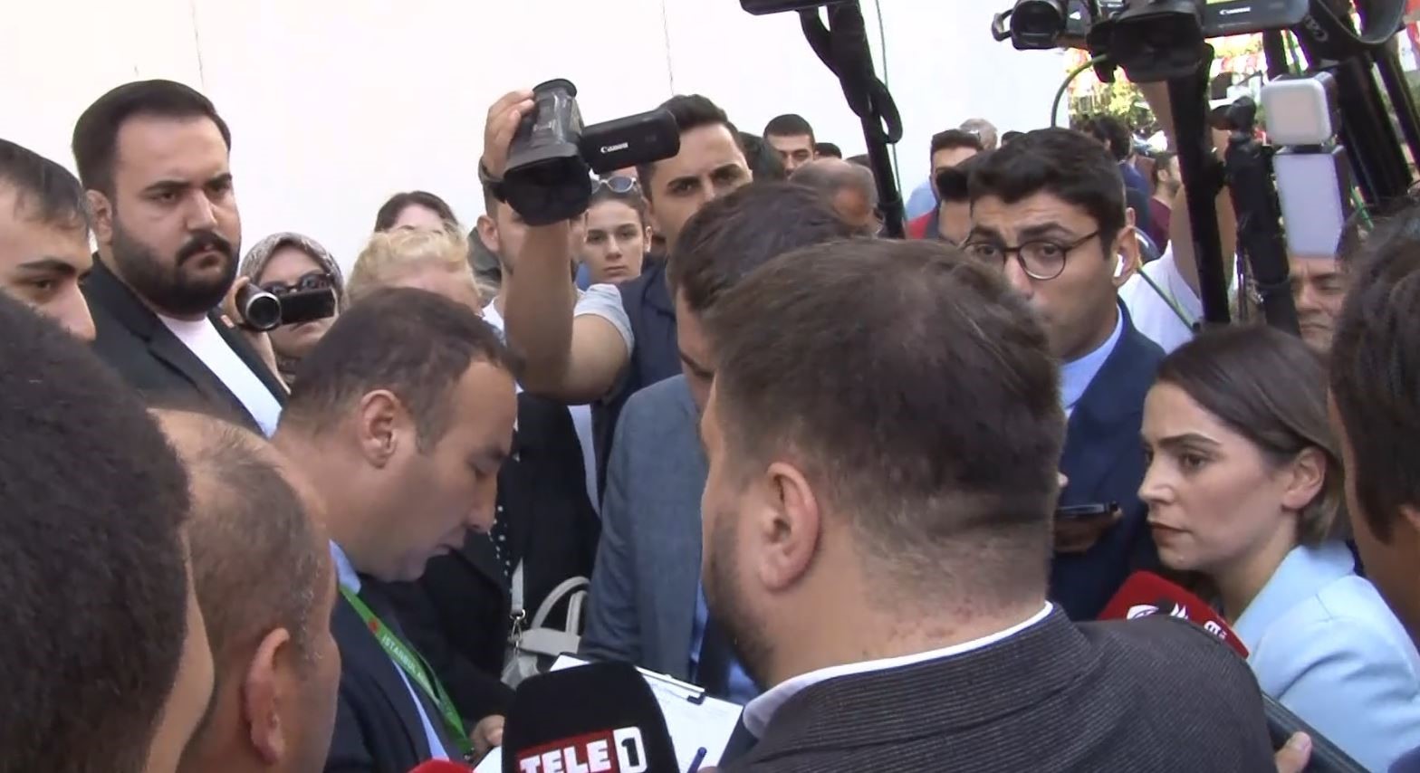 Mahkemenin İstanbul İl Kongresi’ni durdurma kararı CHP’lilere bildirildi