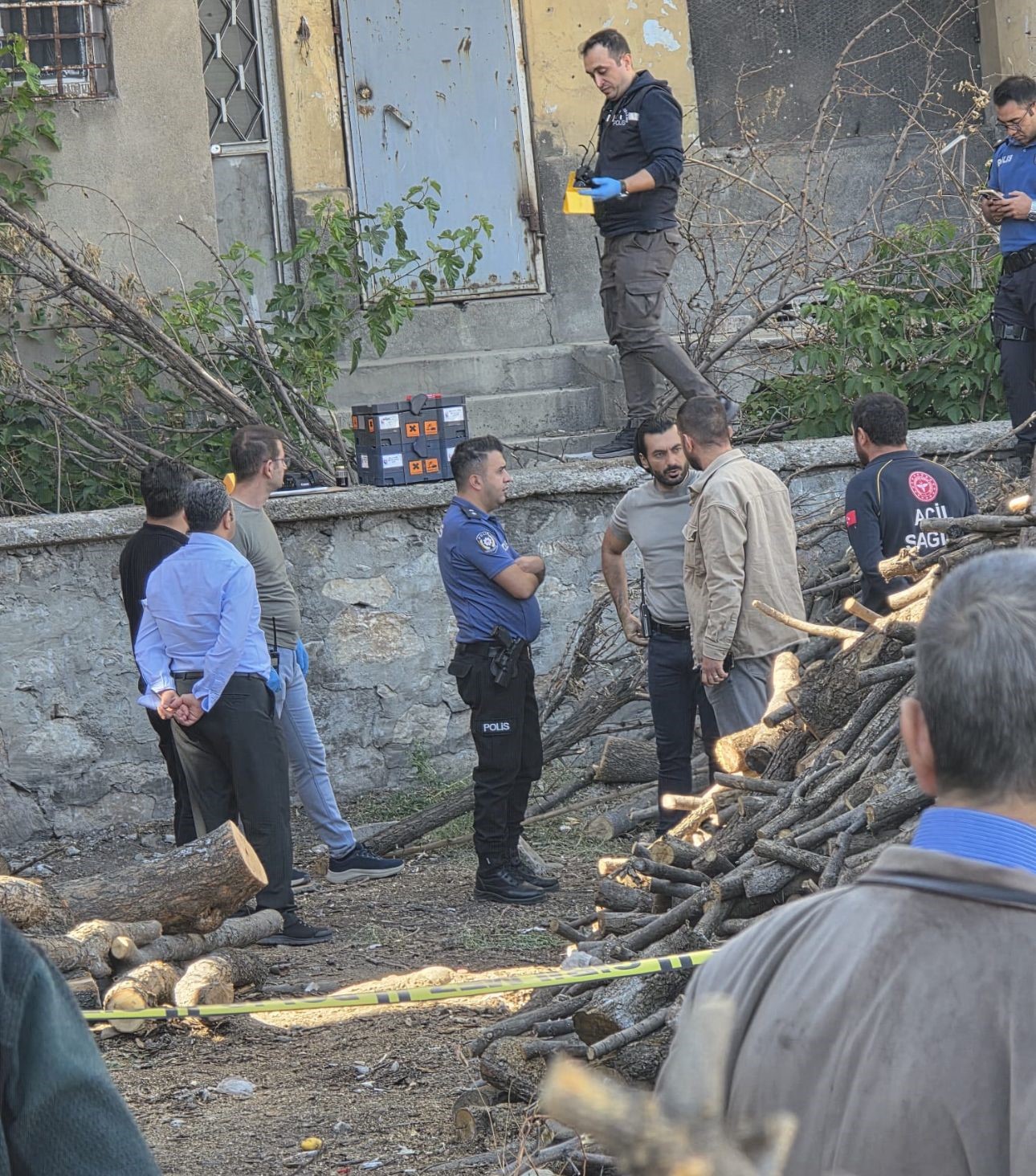 Muş’ta otoparkta erkek cesedi bulundu