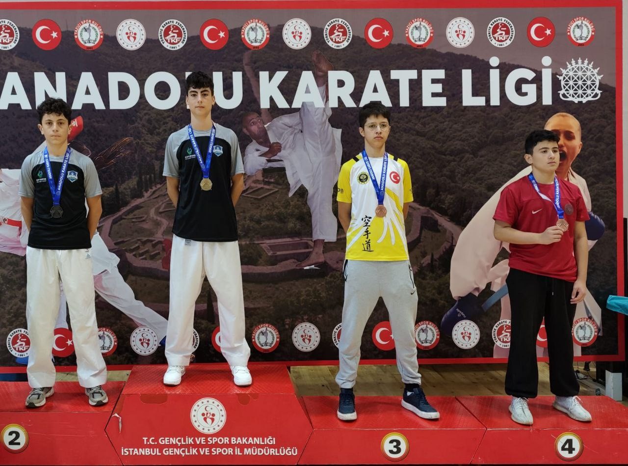 Çayırovalı karateciler, turnuvadan 5 madalyayla döndü