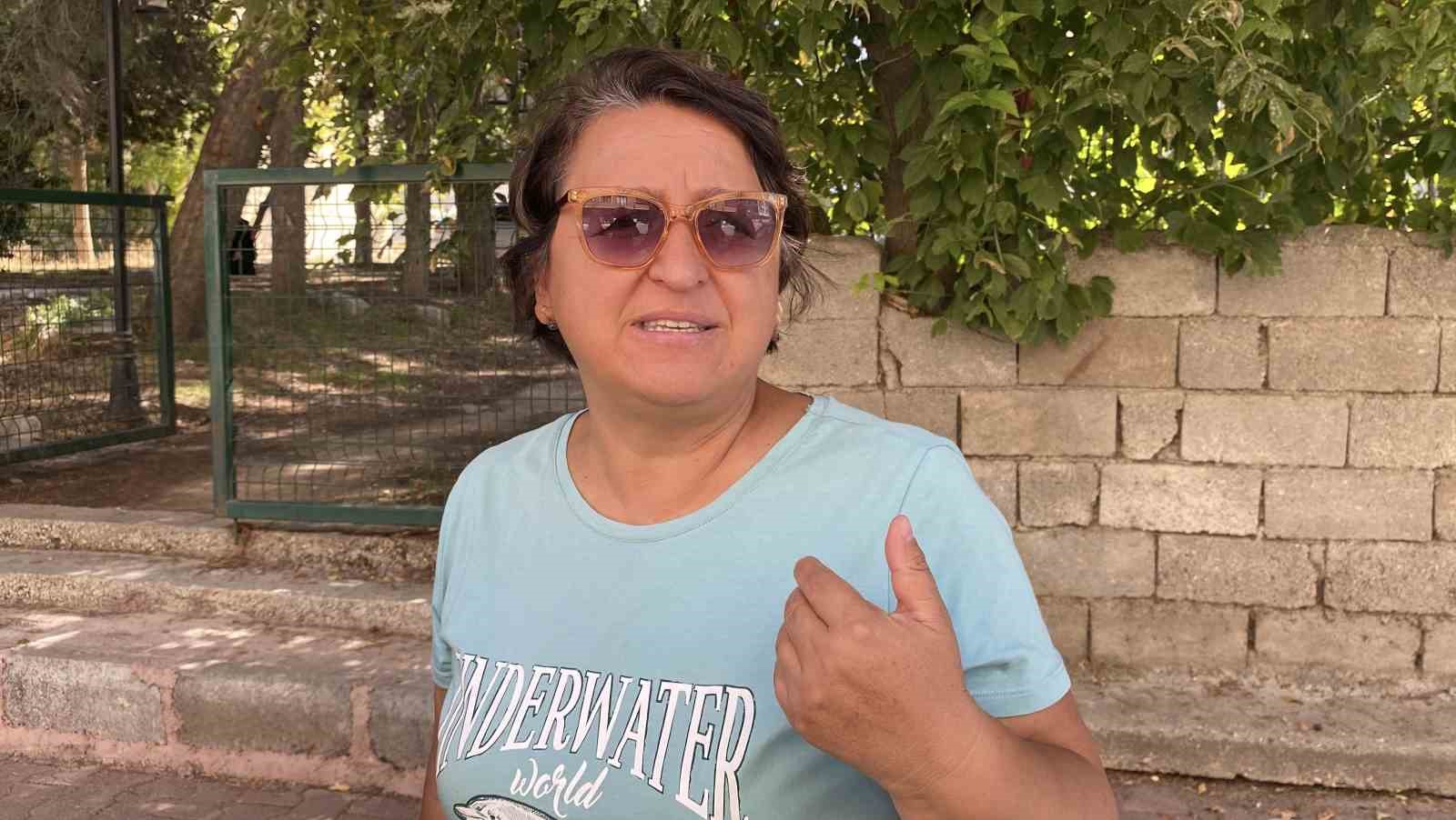 Burdur’da sokak köpeklerinin saldırdığı kadın yaralandı