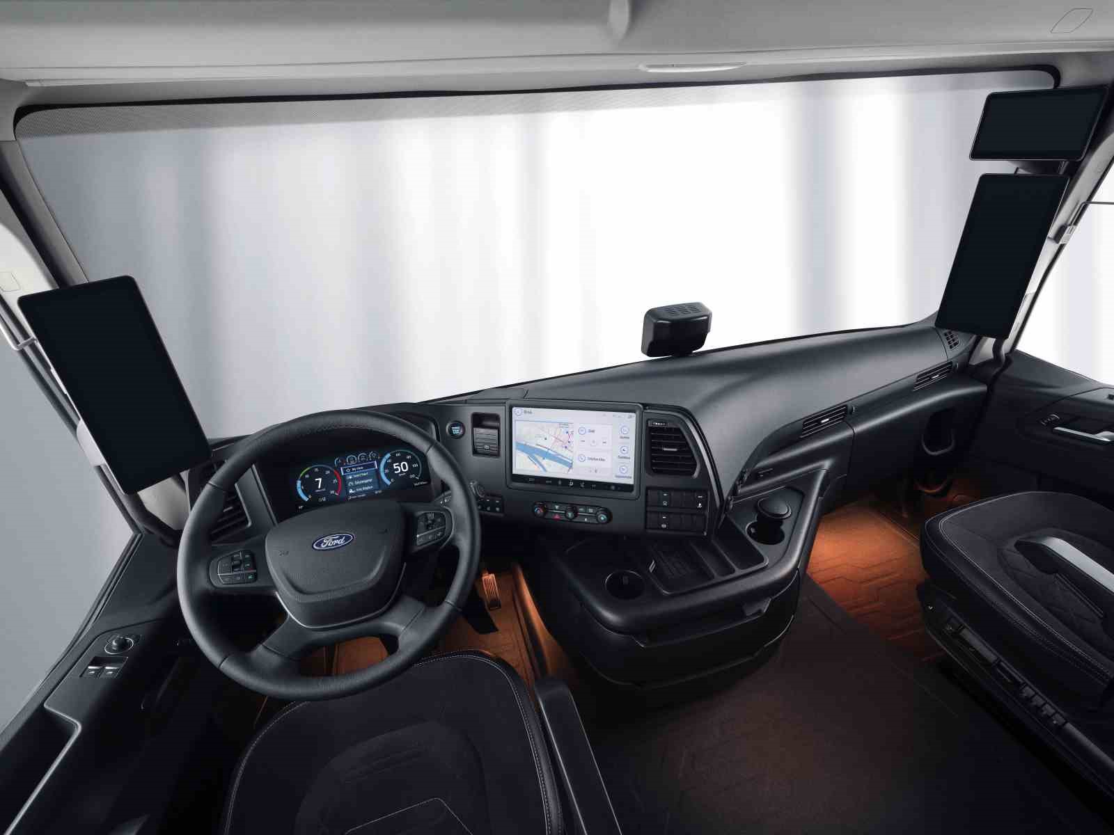 Ford Trucks yeni F-MAX ile çekici pazarında vites yükseltiyor