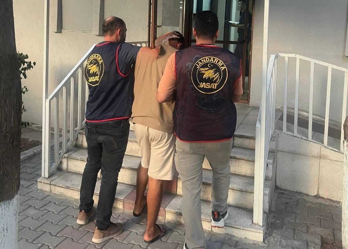 Manisa’da 24 yıl 2 ay hapis cezası bulunan firari yakalandı