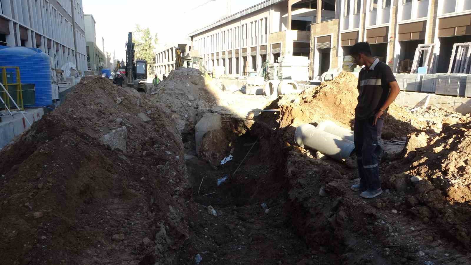 Malatya’da çarşı inşaatında göçük altında kalan işçi kurtarılamadı