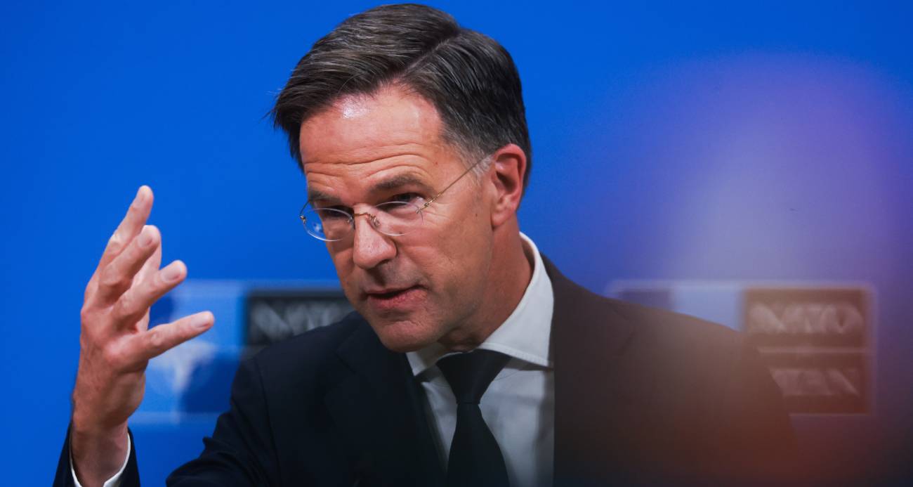 Rutte, NATO ülkelerinin hava sahalarını ihlal eden Rus hava araçlarını vurabileceğini açıkladı