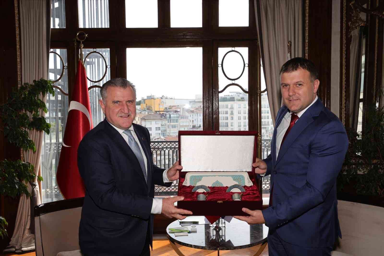 Bakan Bak Sırbistanlı mevkidaşı Memic’i İstanbul’da ağırladı