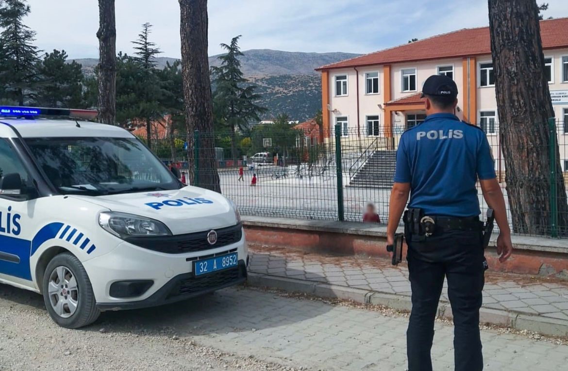 Isparta’da okul önleri ve asayişe yönelik uygulama gerçekleştirildi