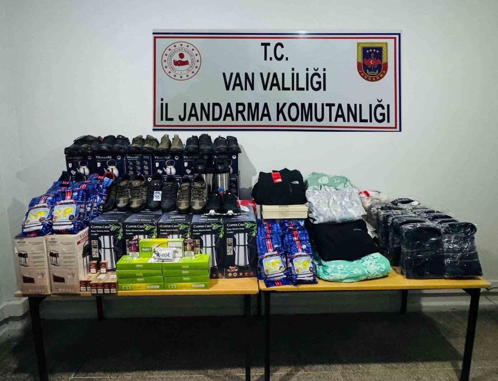 Van’da 1 milyon liralık kaçak eşya ele geçirildi