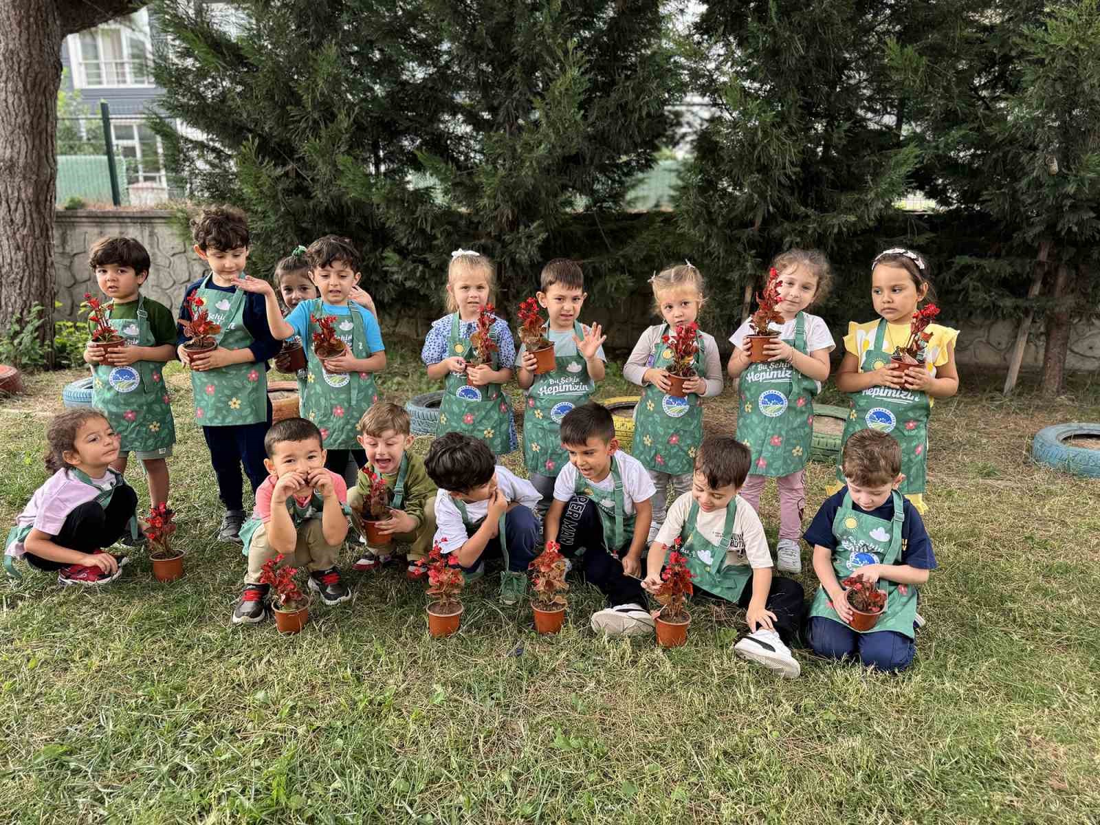 Doğa sevgisi minik kalplerde filizleniyor