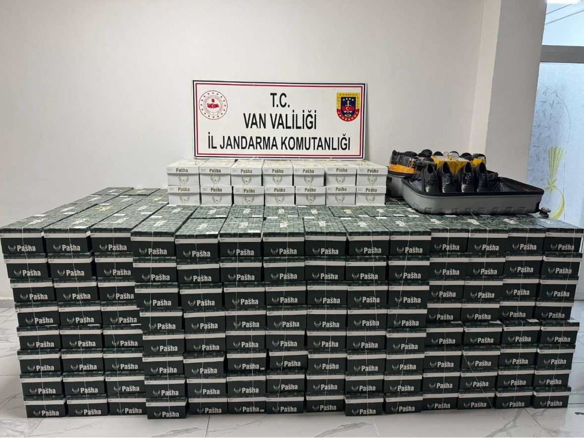 Van’da 799 çift kaçak ayakkabı ele geçirildi