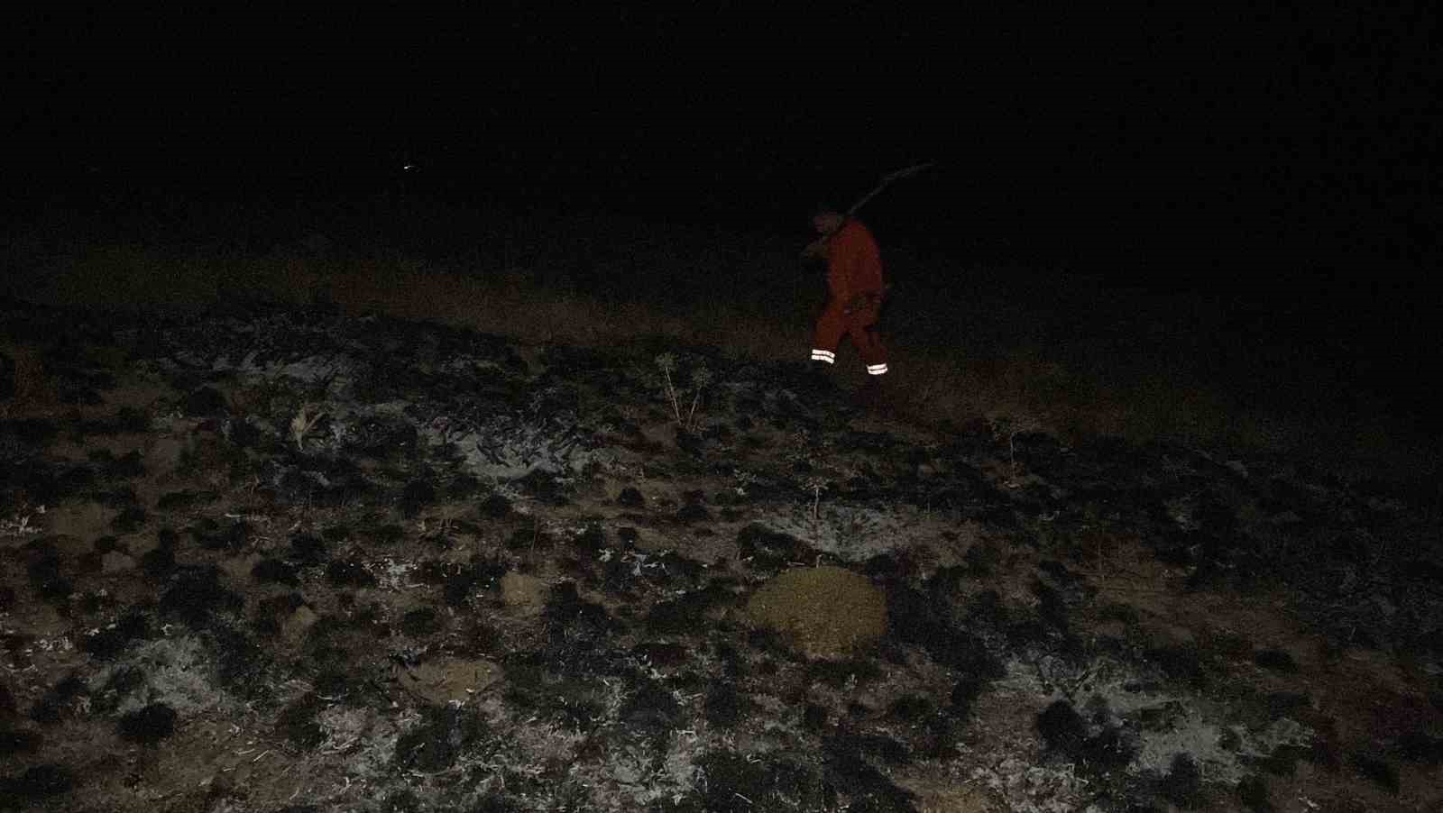 Çorum’da arazi yangının ormana sıçramasını ekipler önledi