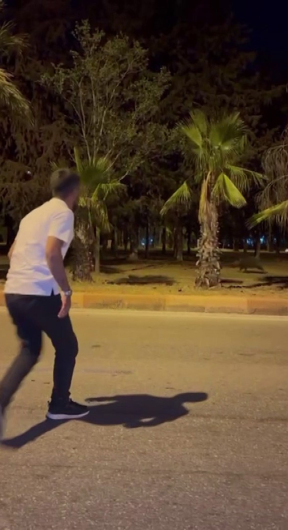 Çukurova Üniversitesi’nin yapamadığını vatandaş havlayarak yaptı domuzlar kaçtı