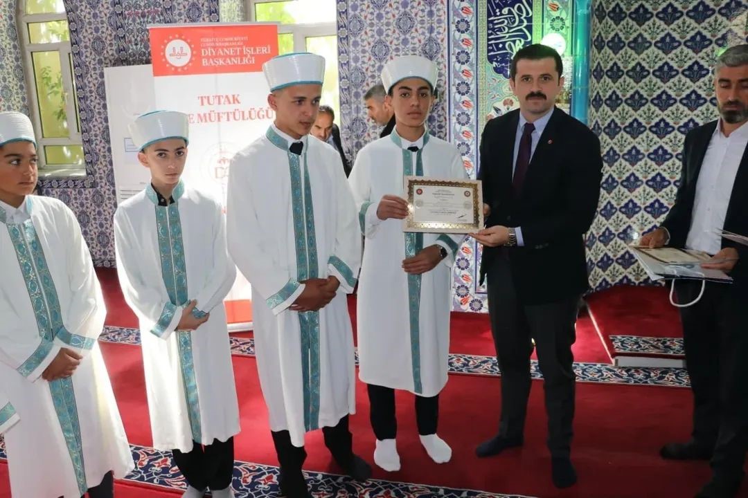 Tutak’ta hafızlar icazet programında buluştu