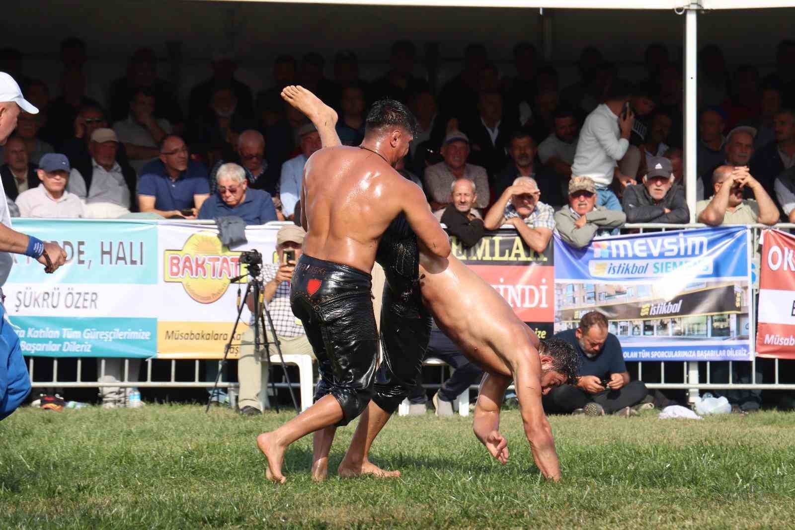 14 yıl aradan sonra düzenlenen yağlı pehlivan güreşlerine yoğun ilgi