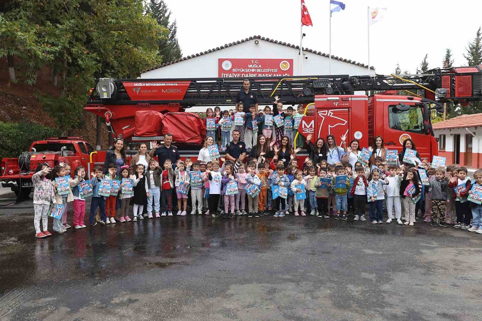İtfaiye Haftasında Küçük Kahramanlar Sahada