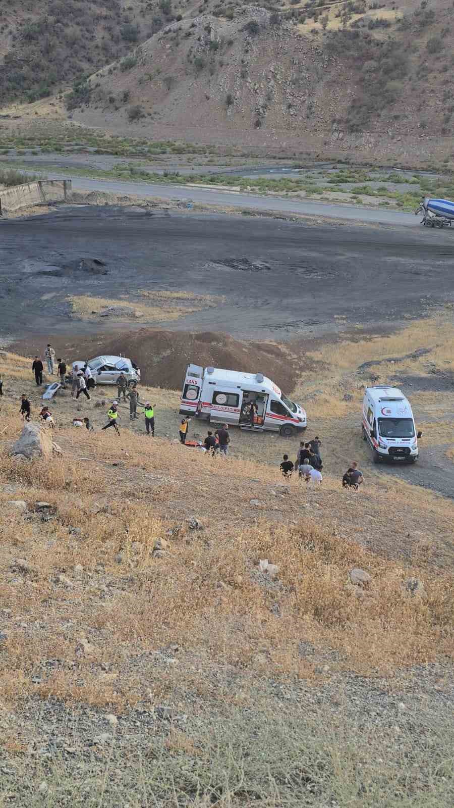 Şırnak’ta otomobil uçuruma yuvarlandı: 1 ölü, 1 yaralı