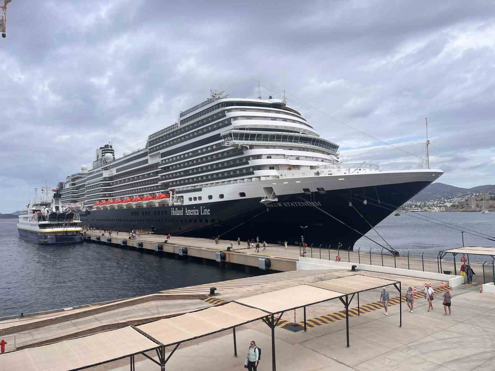 Bodrum’a ilk kez geldi, 2 bin 592 yolcu getirdi