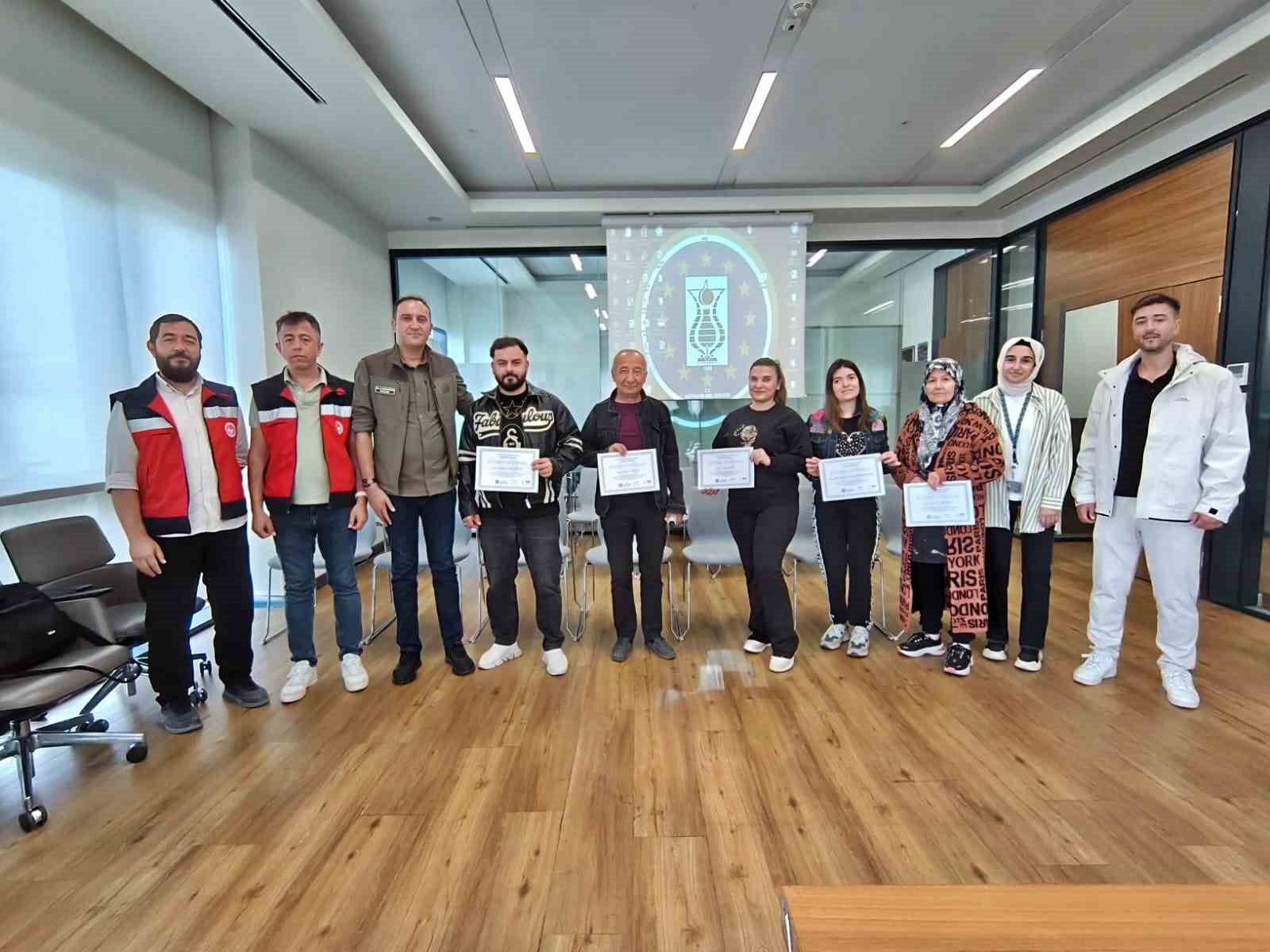 Kütahya’da ev hayvanı satış yeri sahiplerine eğitim