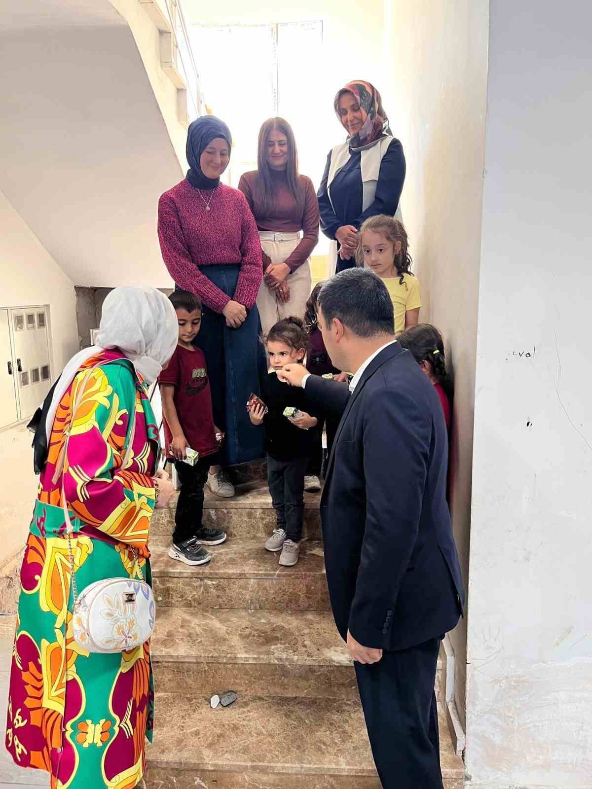 Patnos Kaymakamı ve eşi ADEM evlerini ziyaret etti