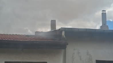 Beypazarı’nda dükkan çatısında çıkan yangın söndürüldü