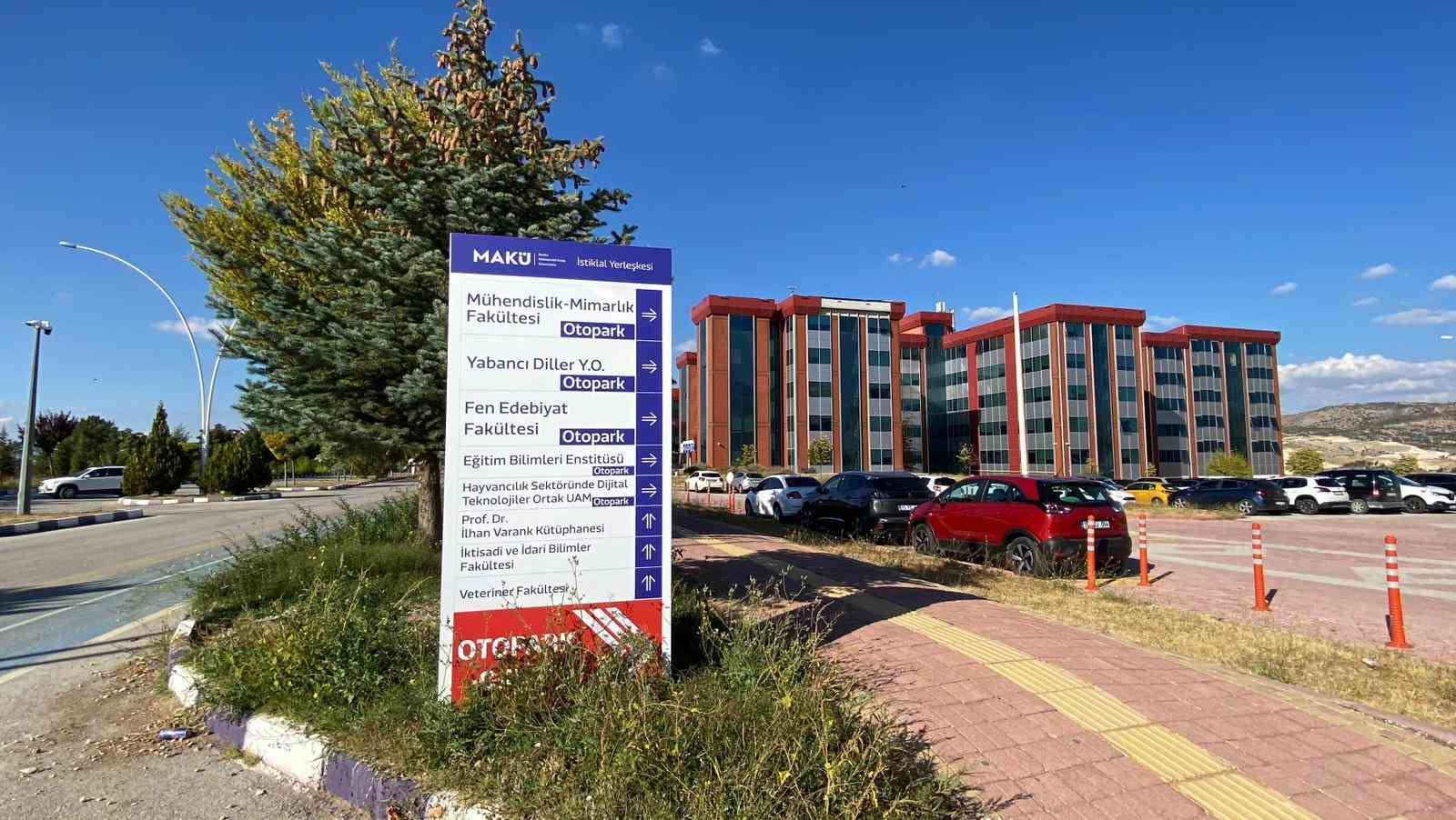 Öğrencisine taciz iddiasıyla hakkında soruşturma açılan öğretim görevlisi görevinden uzaklaştırıldı