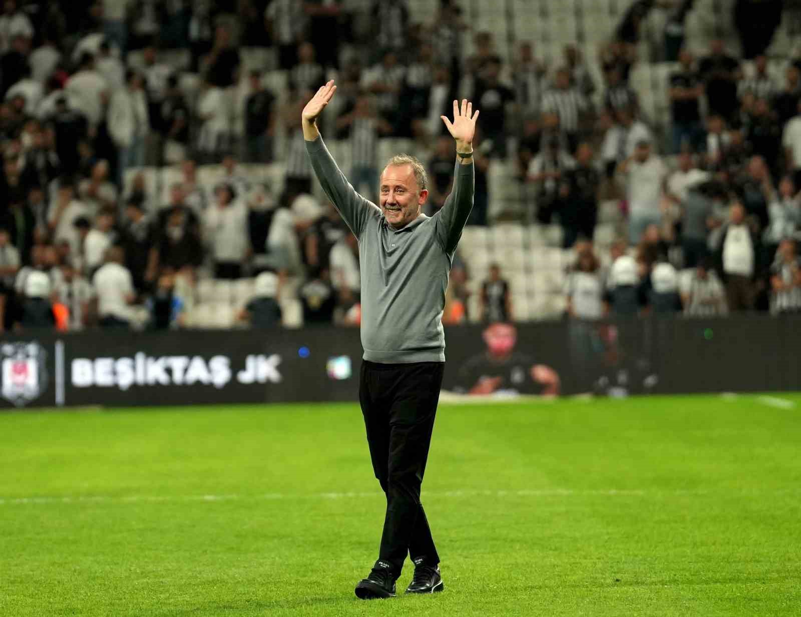 Sergen Yalçın, Beşiktaş’ın başında derbileri kaybetmiyor