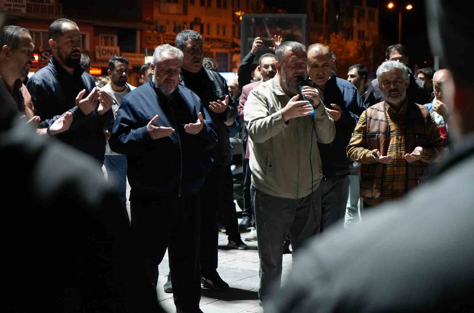 Vatandaşlar, Sumud Filosu’na saldıran İsrail’i protesto etti