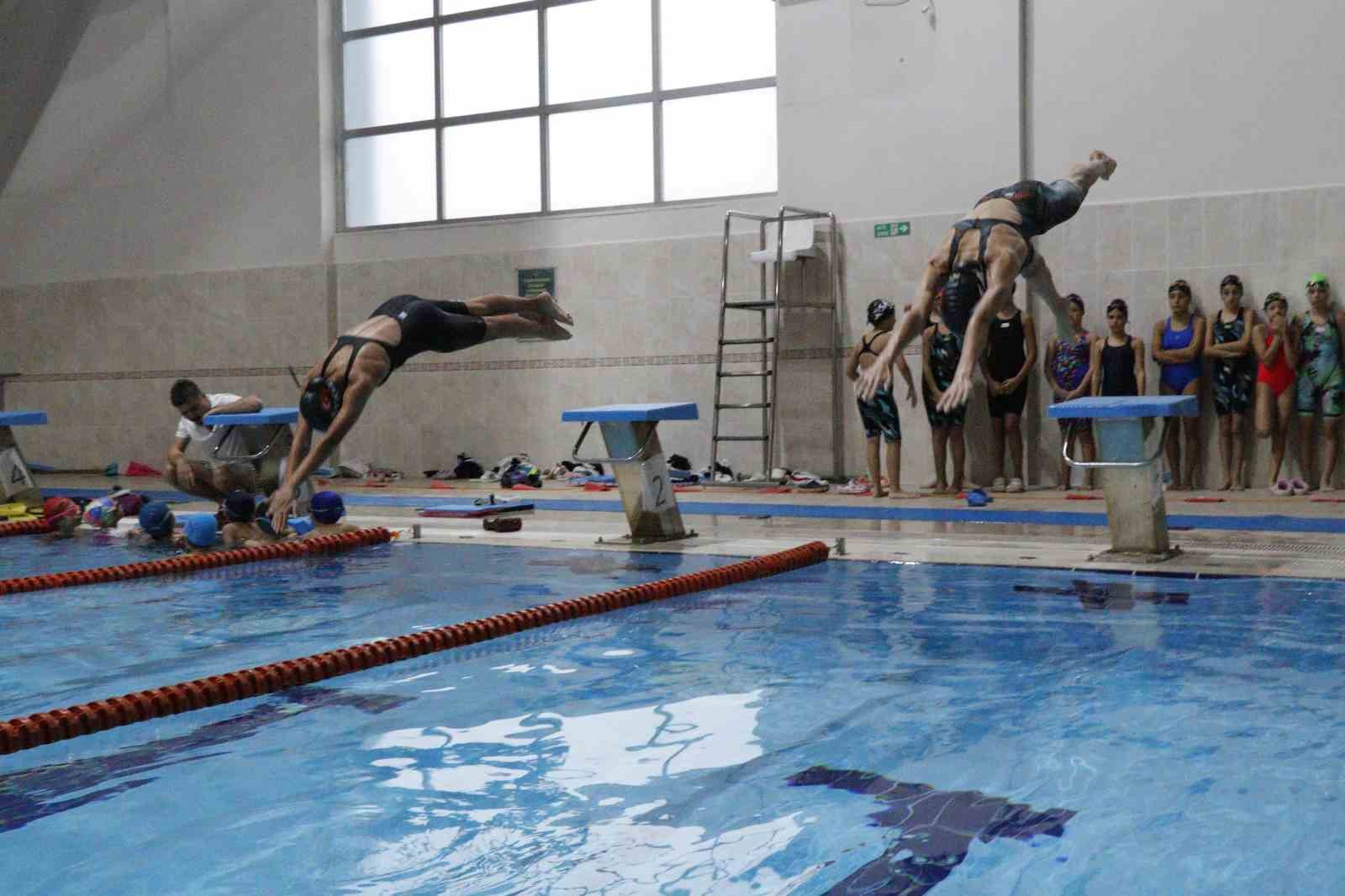 Düzceli yüzücülerin hedefi milli takım forması