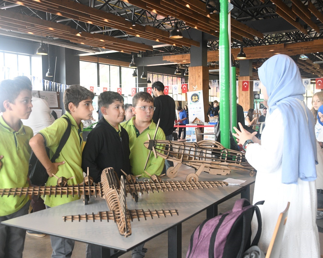 Ortaokul ve lise öğrencileri SAÜ’de deneylerle bilimi keşfetti