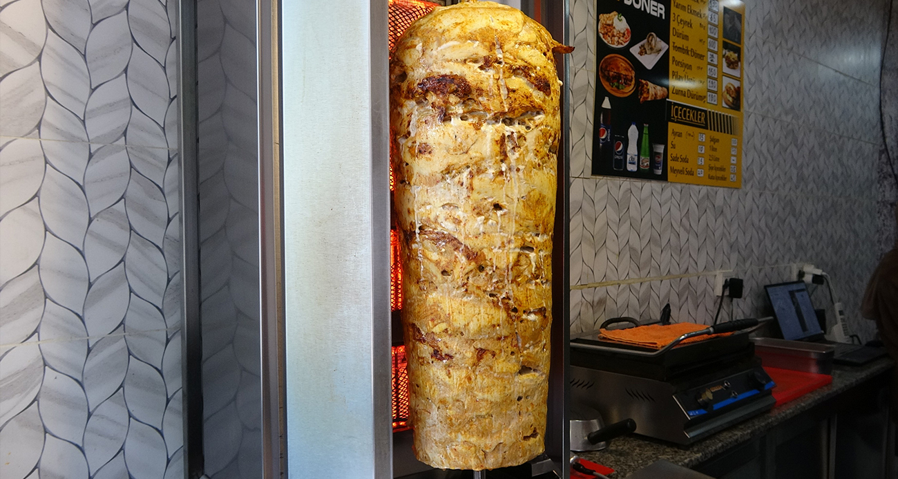 Tavuk döner yiyen 30 öğrenci hastanelik oldu