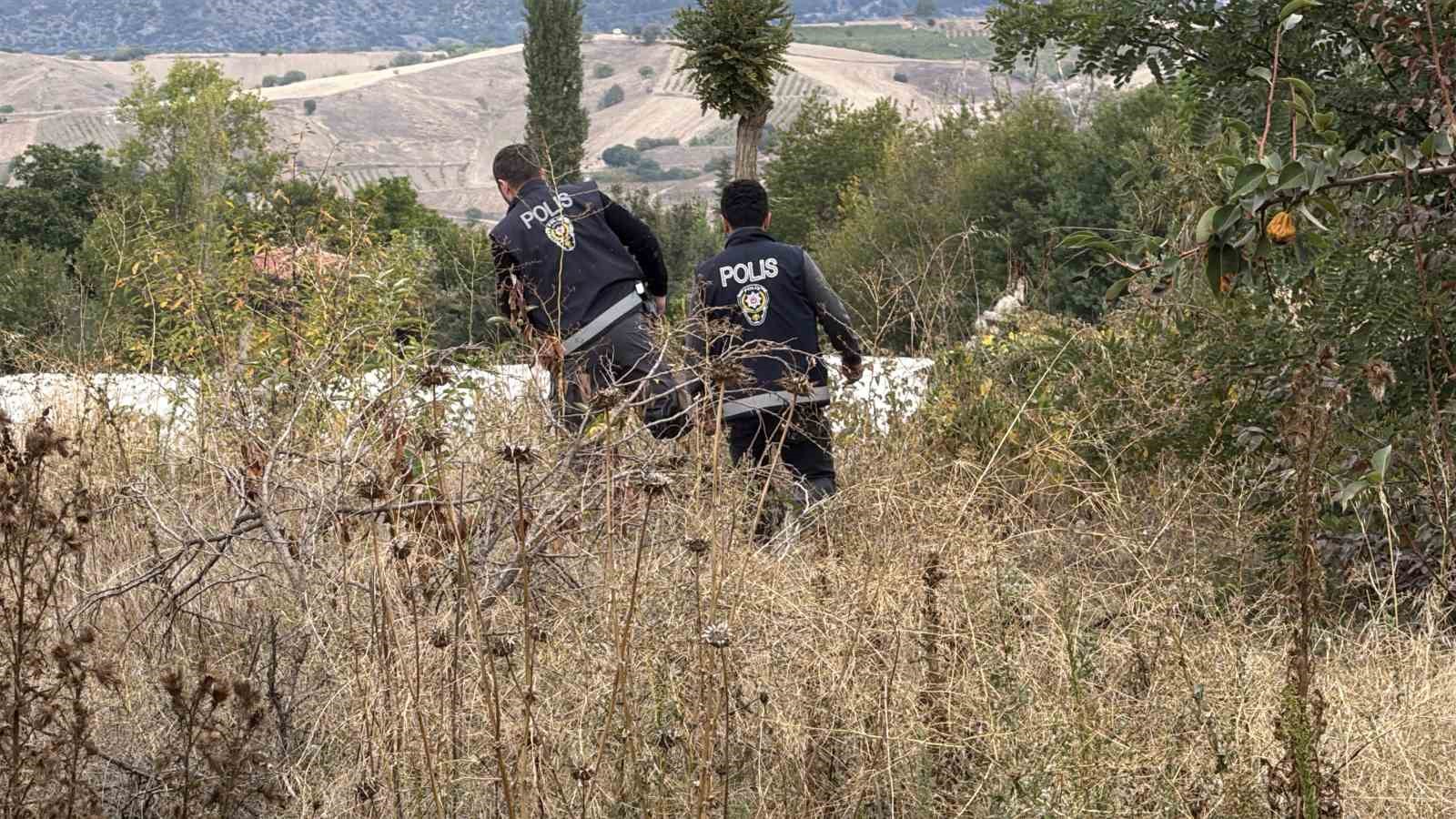 Tokat’ta uygulama noktasında kaçan göçmen konteyner altında yakalandı