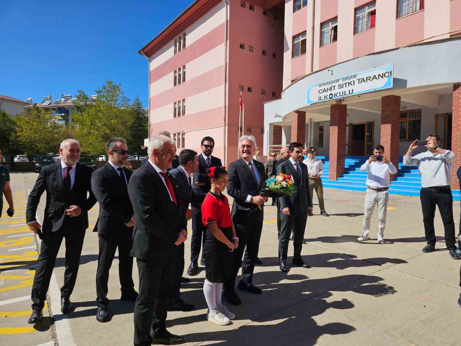 Diyarbakır’da öğrencinin mektuplu talebi yerine getirildi