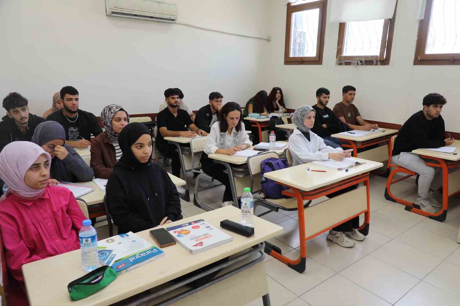 Hatay Büyükşehir Belediyesi kurslarında eğitim alan öğrenciler yüzde 75 başarı oranı sağladı