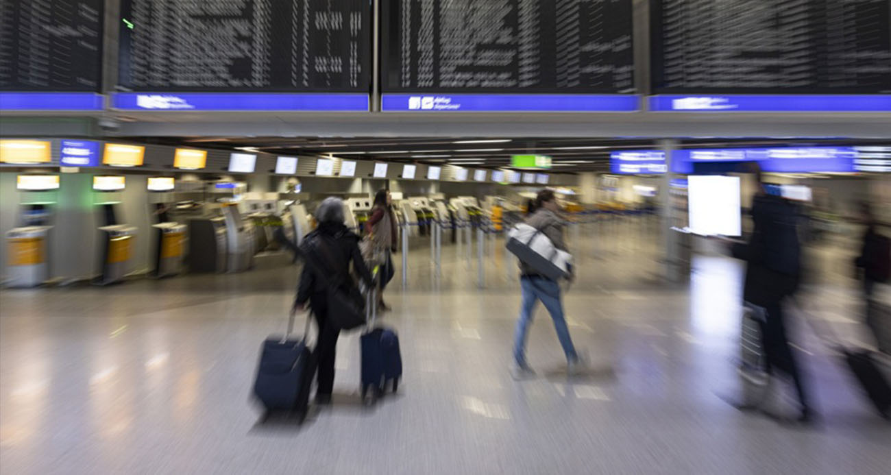 Münih Havalimanı'nda dron alarmı: 32 uçuş iptal oldu, 3 bin yolcu mahsur kaldı